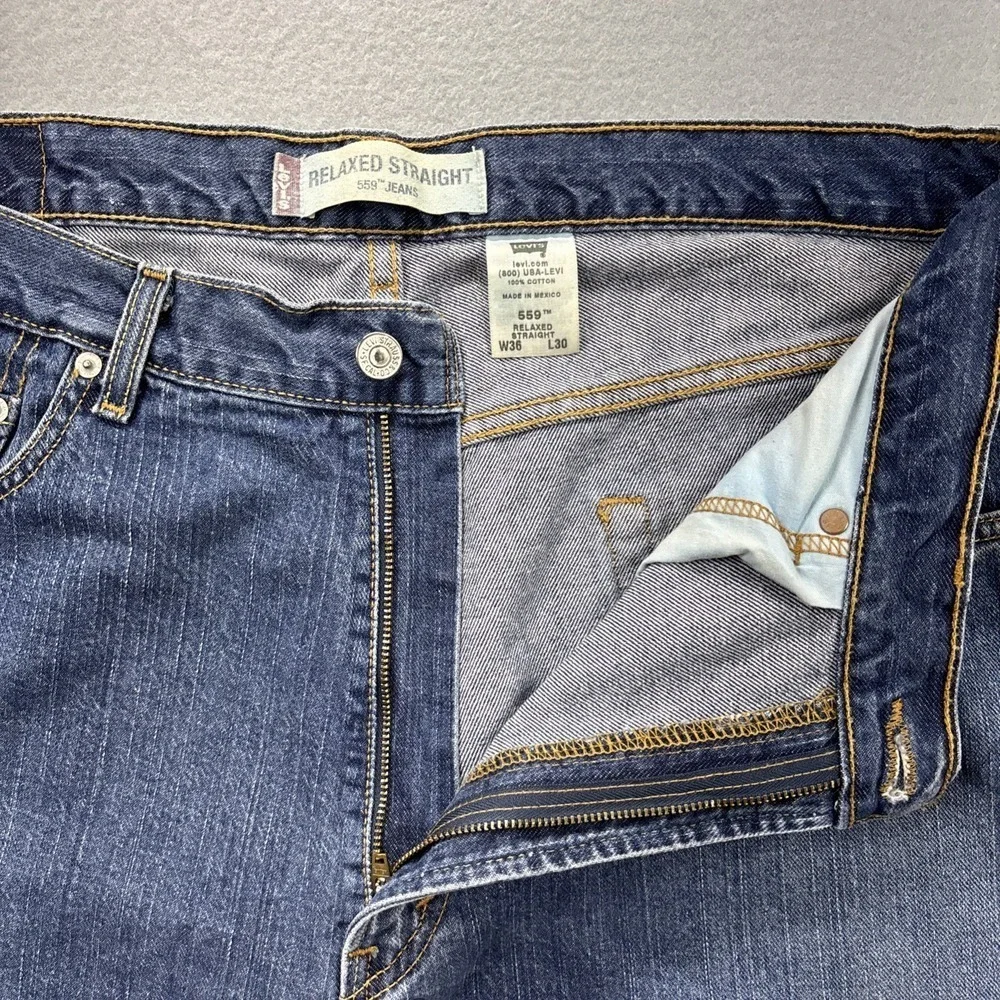 Vintage Levi's 559 jeans mens 36x28 (TAG-36x32) relaxed straight blue denim Fade